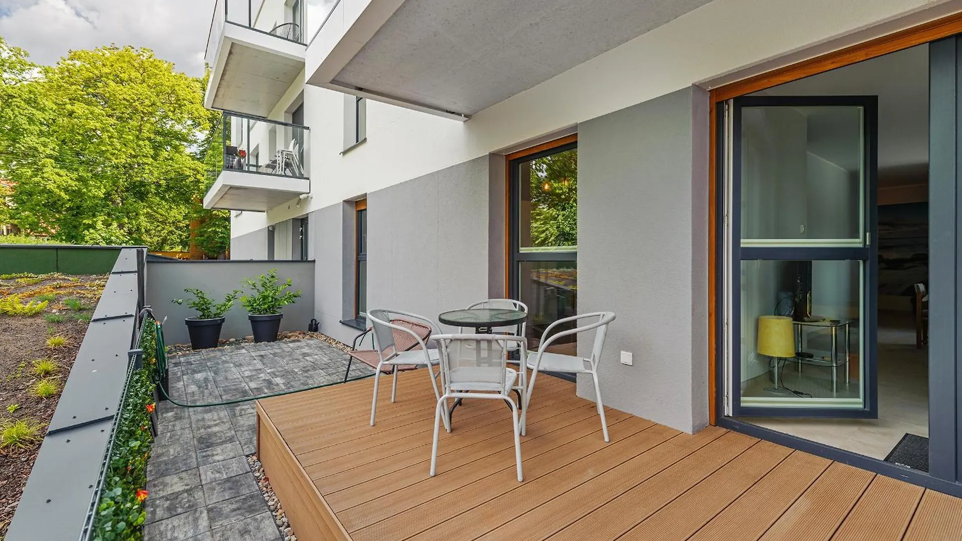 Beach&Coffee Apartment contacts